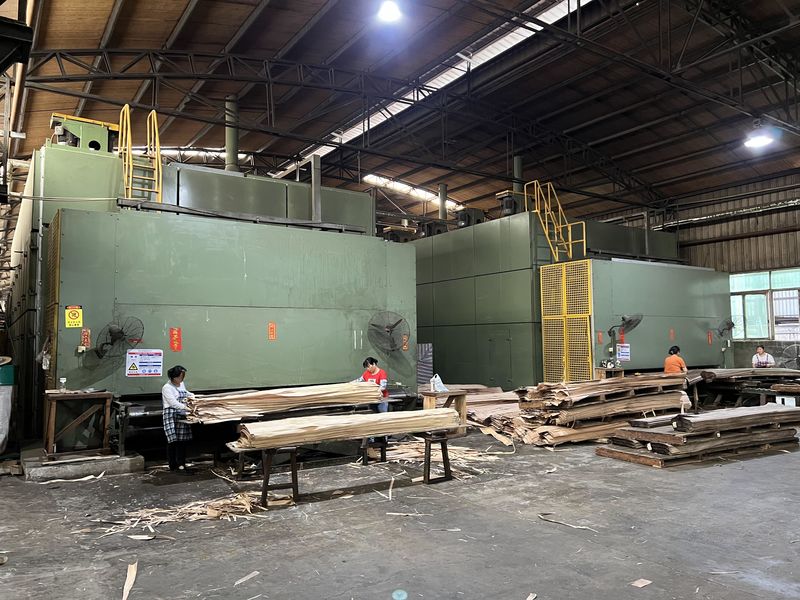 Dongguan Lingfeng Wood Industry Co., Ltd. üreticinin üretim hattı