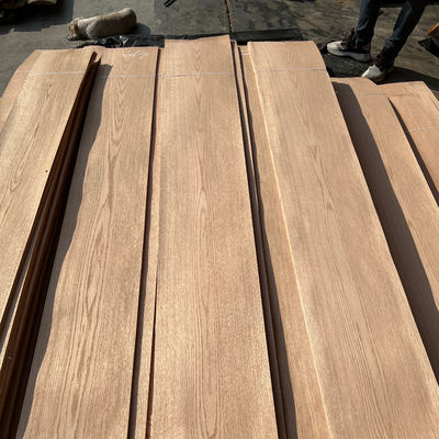 Customizable Mountain/Straight Grain Natural Wood Veneer 0.45Mm 0.5Mm 0.6Mm Natural Wood Veneer Roll Red Oak Veneer
