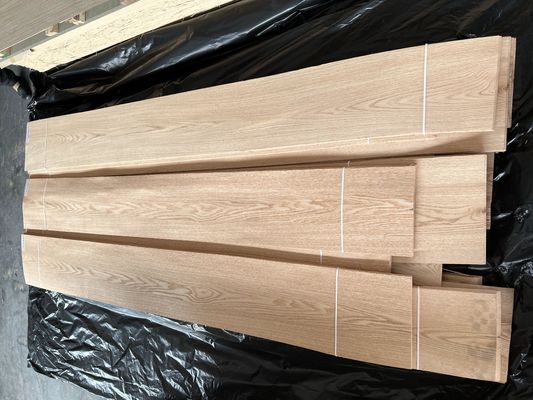 Customizable Mountain/Straight Grain Natural Wood Veneer 0.45Mm 0.5Mm 0.6Mm Natural Wood Veneer Roll Red Oak Veneer