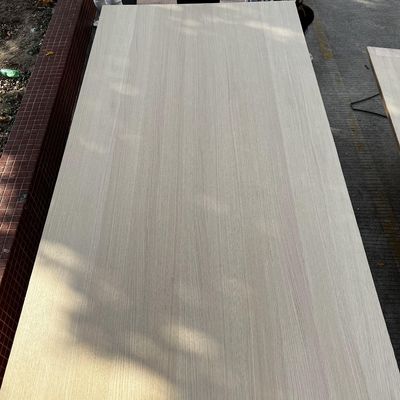 Free Sample 0.3mm/0.45mm/0.5mm/0.6mm White Natural Oak Veneer Natural White Oak Wood Veneer Mountain/ Straight Grain